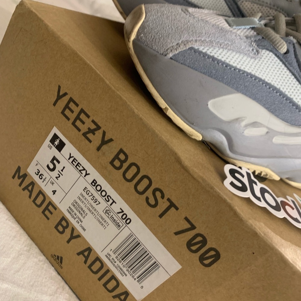Yezzy - Picture 2 of 4